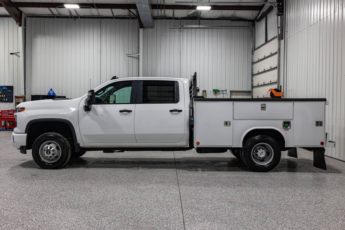 chevrolet silverado 3500 chassis cab 2024 1GB4YSEY0RF411353 image chevrolet silverado 3500 chassis cab 2024 1GB4YSEY0RF411353 image